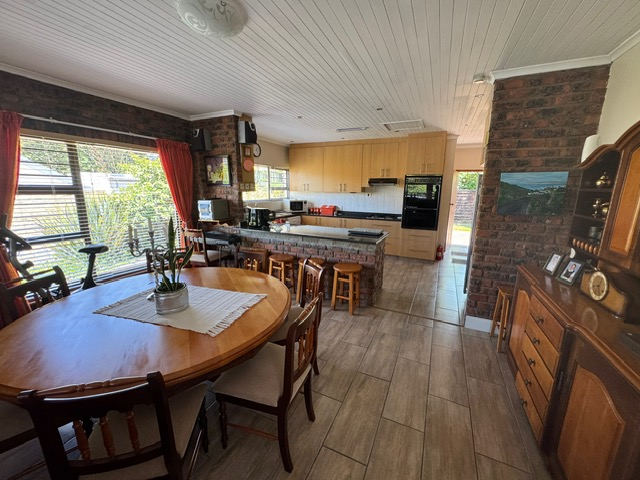 4 Bedroom Property for Sale in Denver Park Western Cape